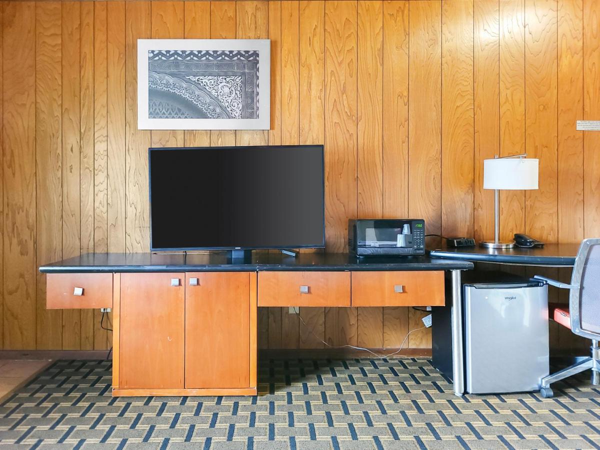 Americas Best Value Inn Hinckley Exteriör bild